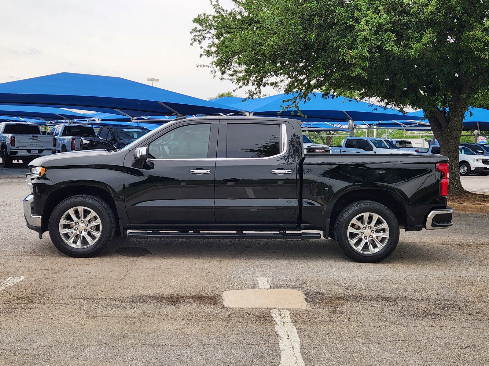 Used 2021 Chevrolet Silverado 1500 LTZ w/ LTZ Premium Texas Edition image 3