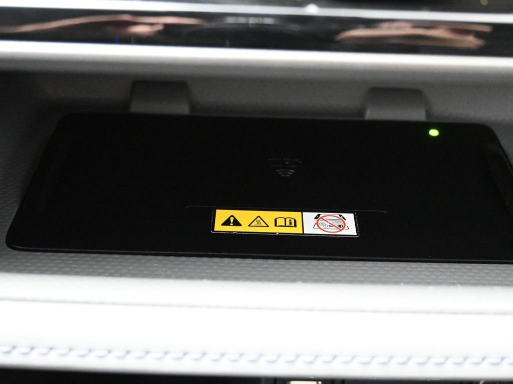 Used 2023 Toyota Highlander XLE image 23