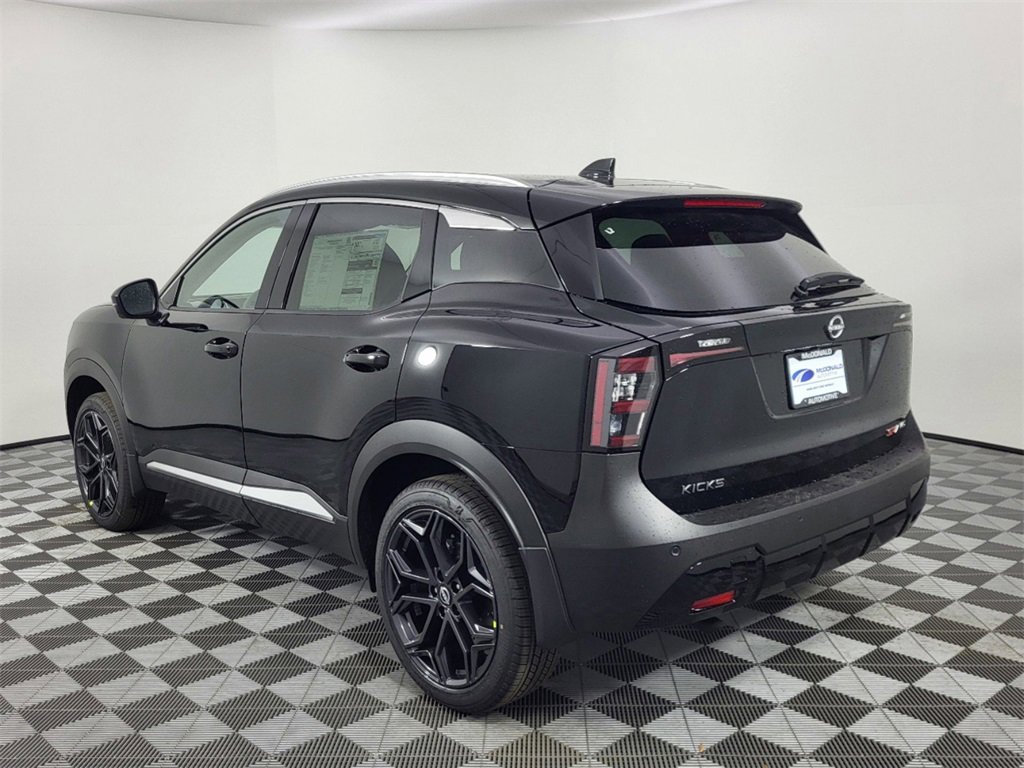 New 2025 Nissan Kicks SR image 3