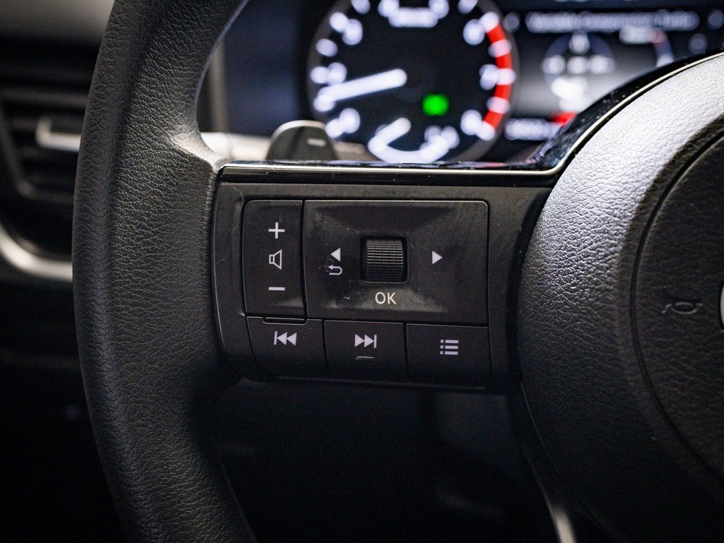 Used 2023 Nissan Rogue SV image 22