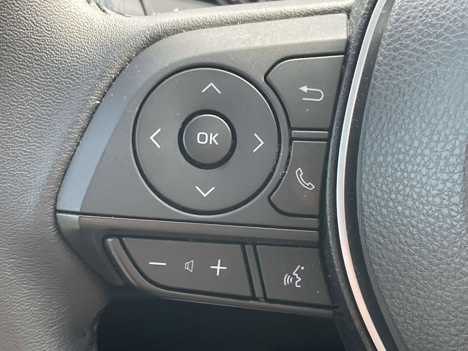 Used 2023 Toyota RAV4 XLE Premium image 9