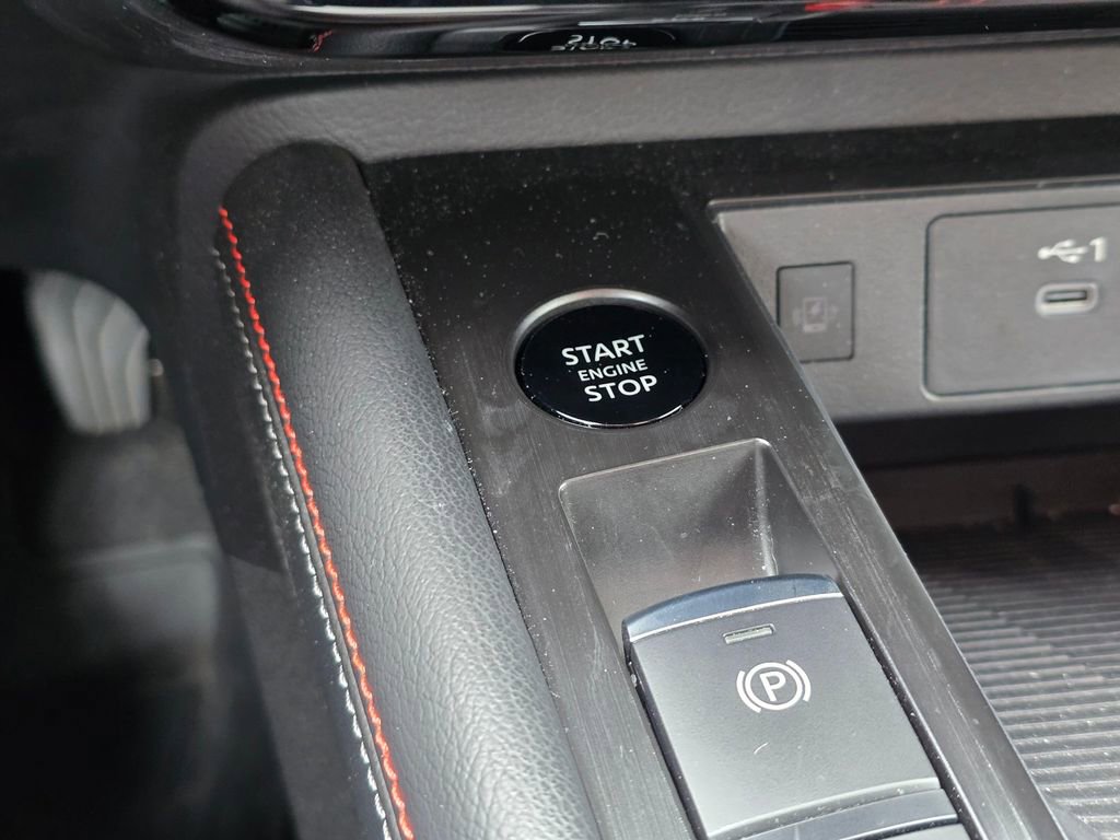 Used 2025 Nissan Kicks SR w/ SR Premium Package AWD/4WD image 22