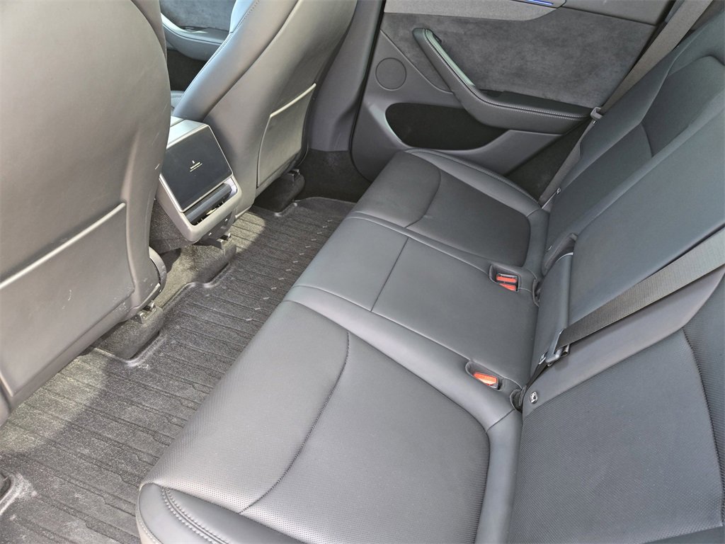 Used 2026 Tesla Model Y Long Range image 30