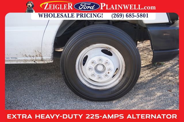 Used 2011 Ford E-450 and Econoline 450 Super Duty image 3