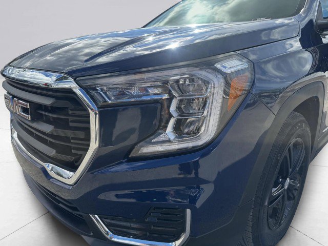 Used 2023 GMC Terrain SLE w/ Driver Convenience Package image 12