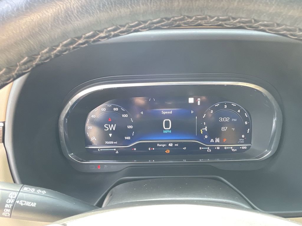 Certified 2022 Chevrolet Suburban Premier AWD/4WD image 12