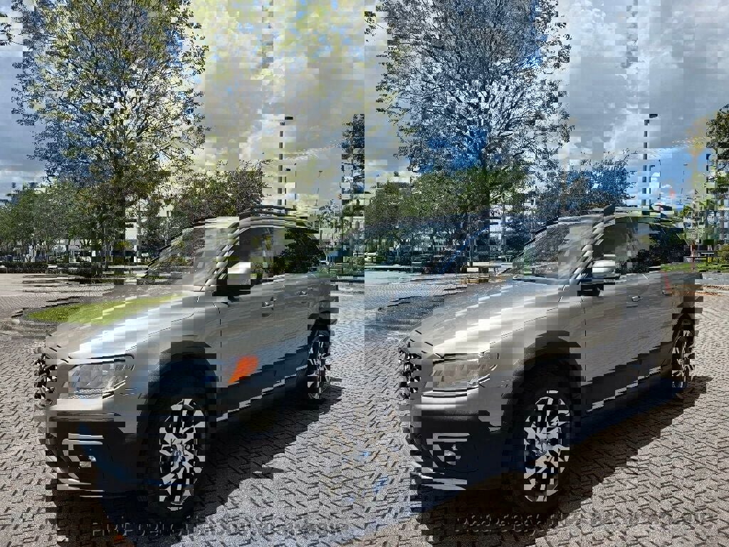 Used 2015 Volvo XC70 T5 Premier w/ Proximity Package FWD image 17