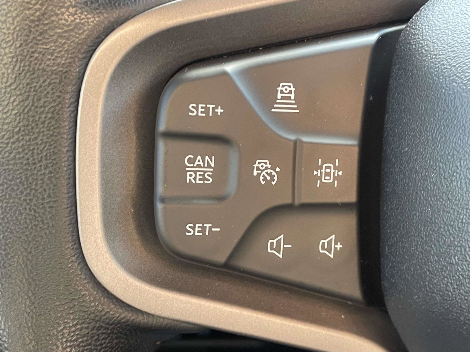 Used 2023 Ford Bronco Wildtrak image 14