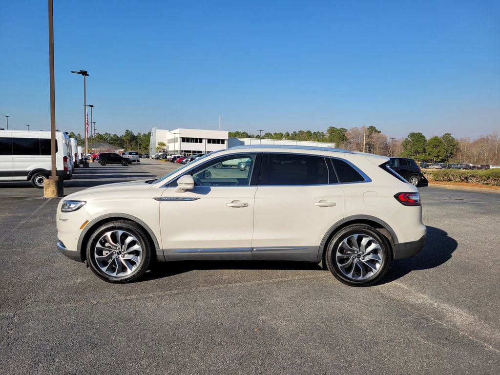 Used 2021 Lincoln Nautilus Reserve w/ Equipment Group 201A image 3