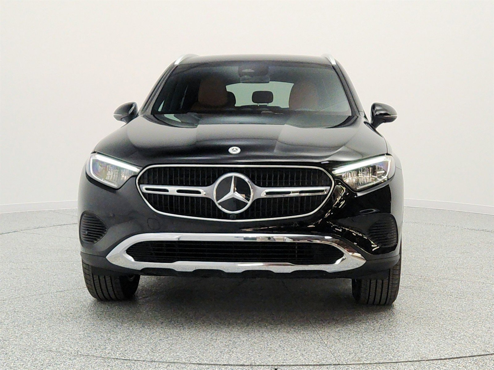 Used 2025 Mercedes-Benz GLC 350e 4MATIC image 2