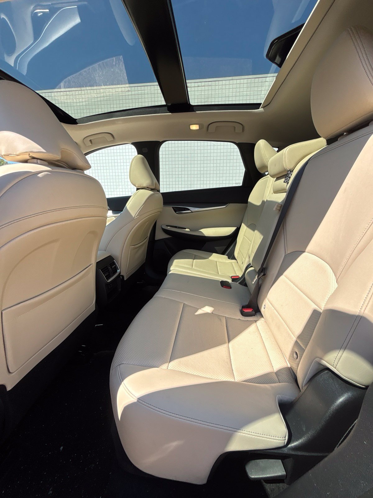 Used 2022 INFINITI QX50 Luxe w/ Cargo Package FWD image 4