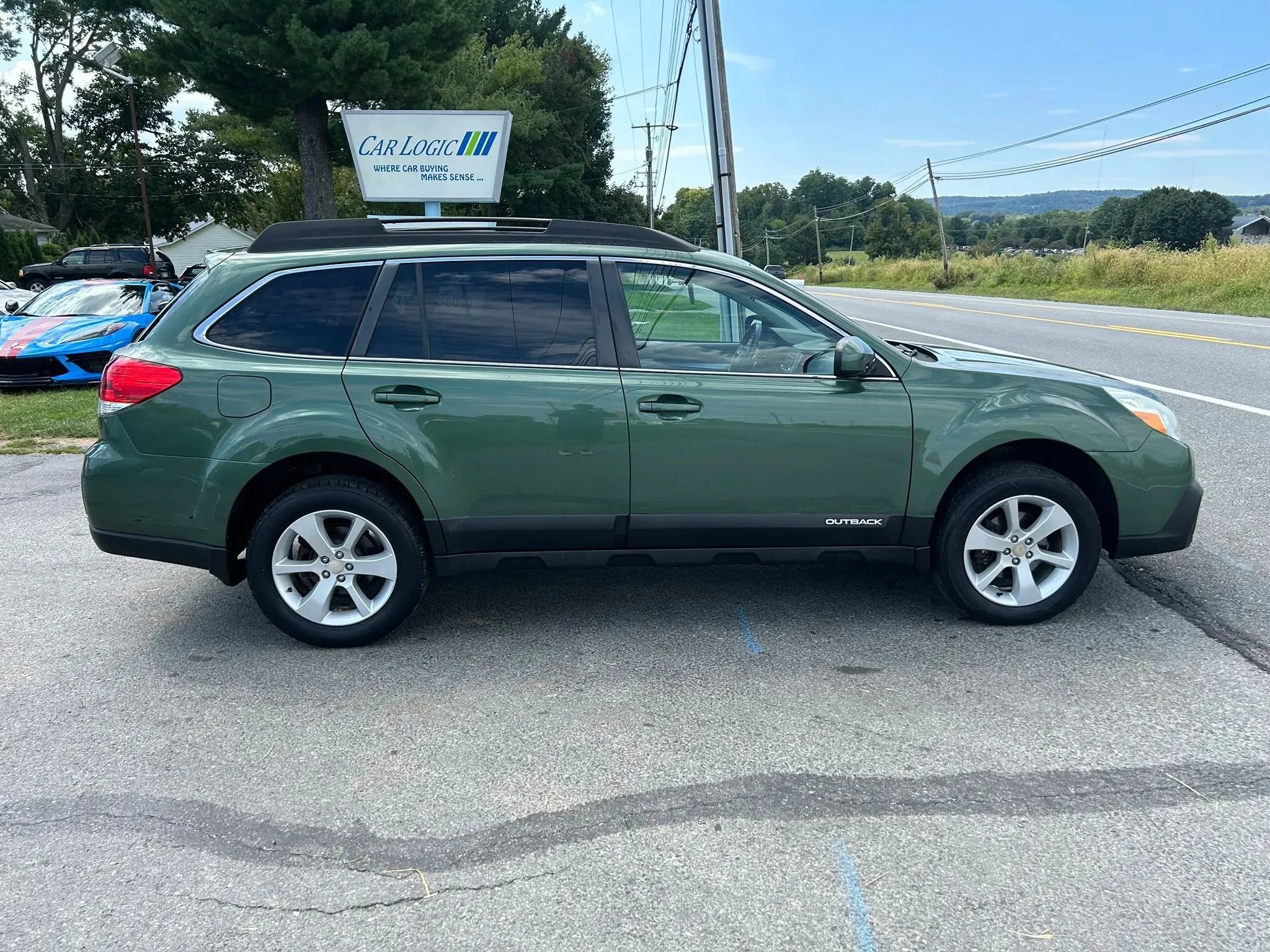 Used 2014 Subaru Outback 2.5i Premium AWD/4WD image 10