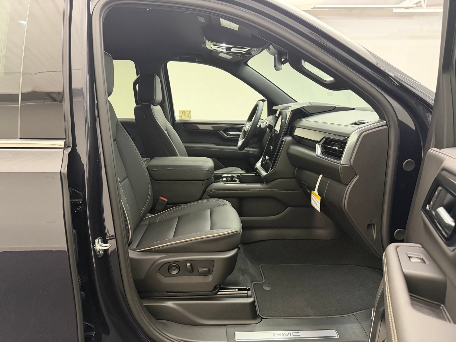 New 2026 GMC Yukon Elevation AWD/4WD image 23
