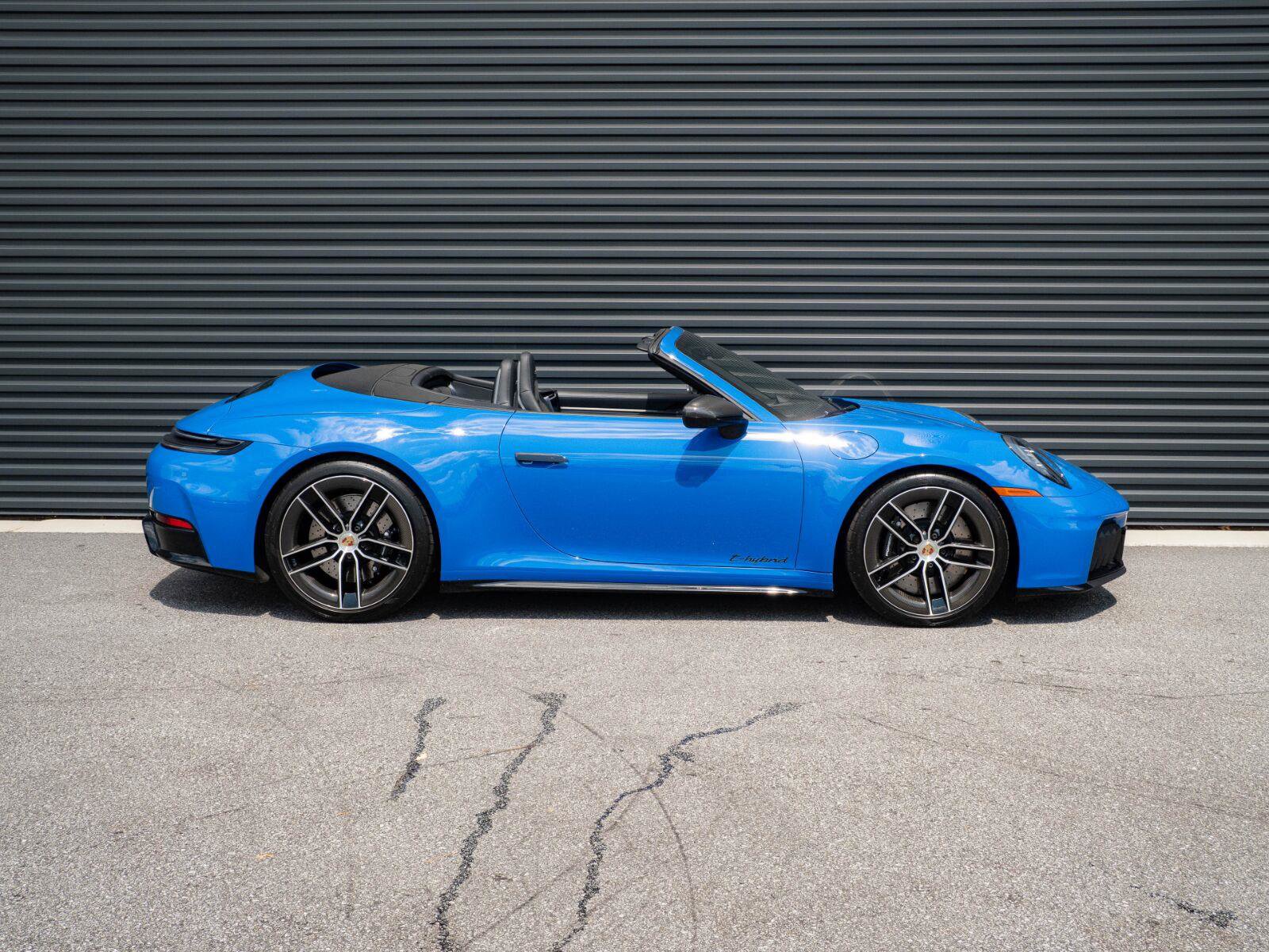 Certified 2025 Porsche 911 Carrera 4 GTS AWD/4WD image 23