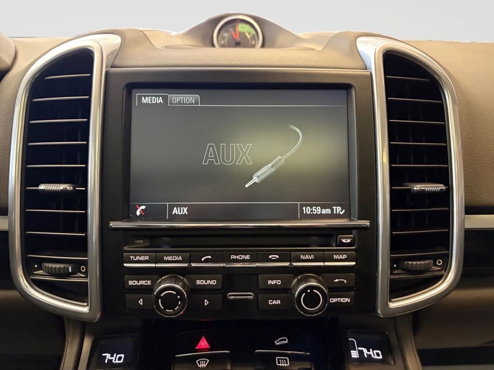 Used 2016 Porsche Cayenne w/ Premium Package Plus image 60