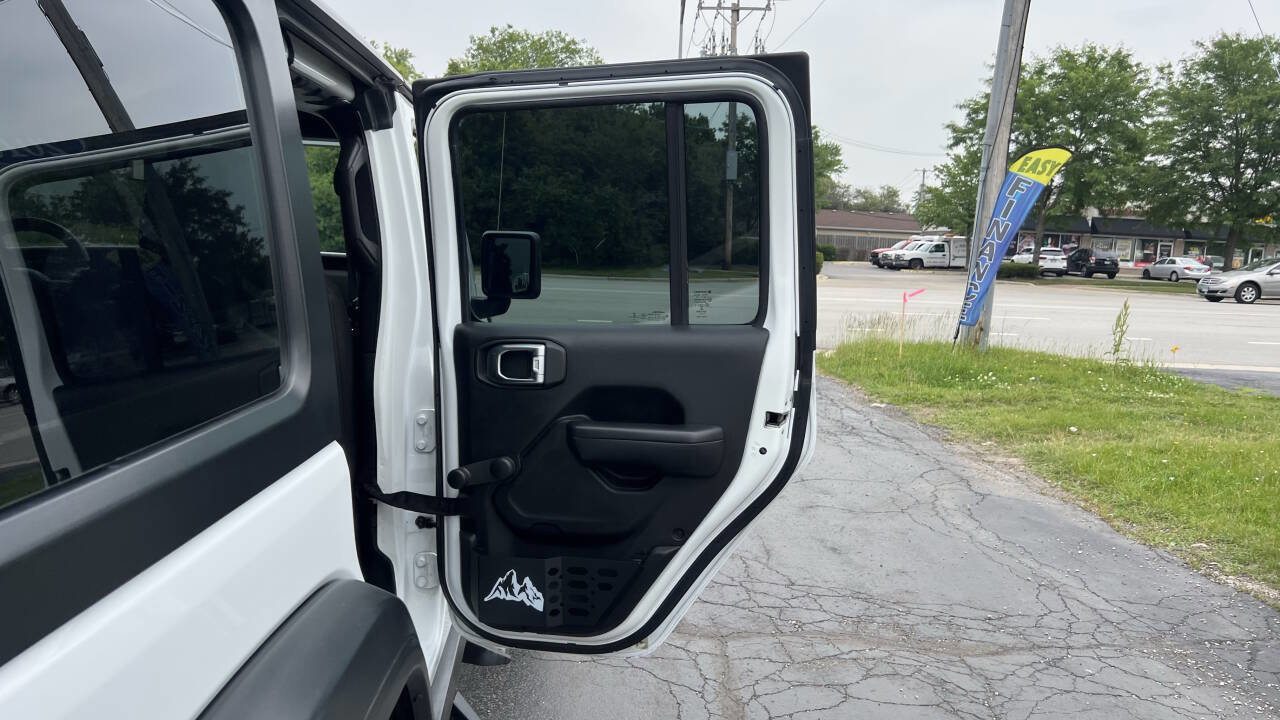 Used 2018 Jeep Wrangler Unlimited Sport image 32