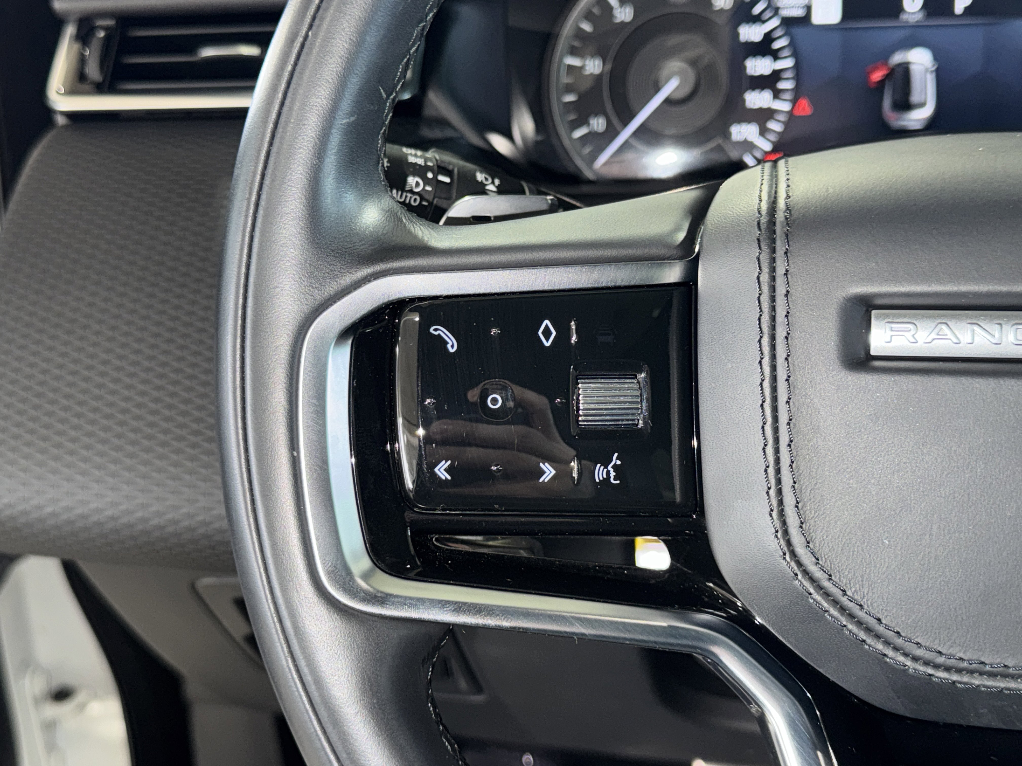 Used 2023 Land Rover Range Rover Velar R-Dynamic S image 20