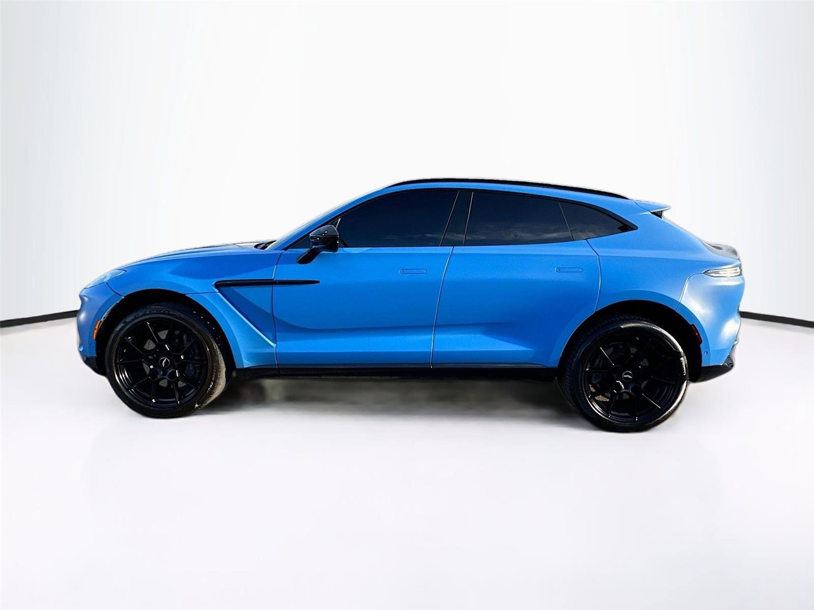 Used 2021 Aston Martin DBX image 4