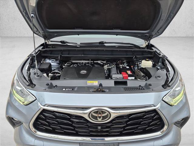 Used 2021 Toyota Highlander Limited AWD/4WD image 23
