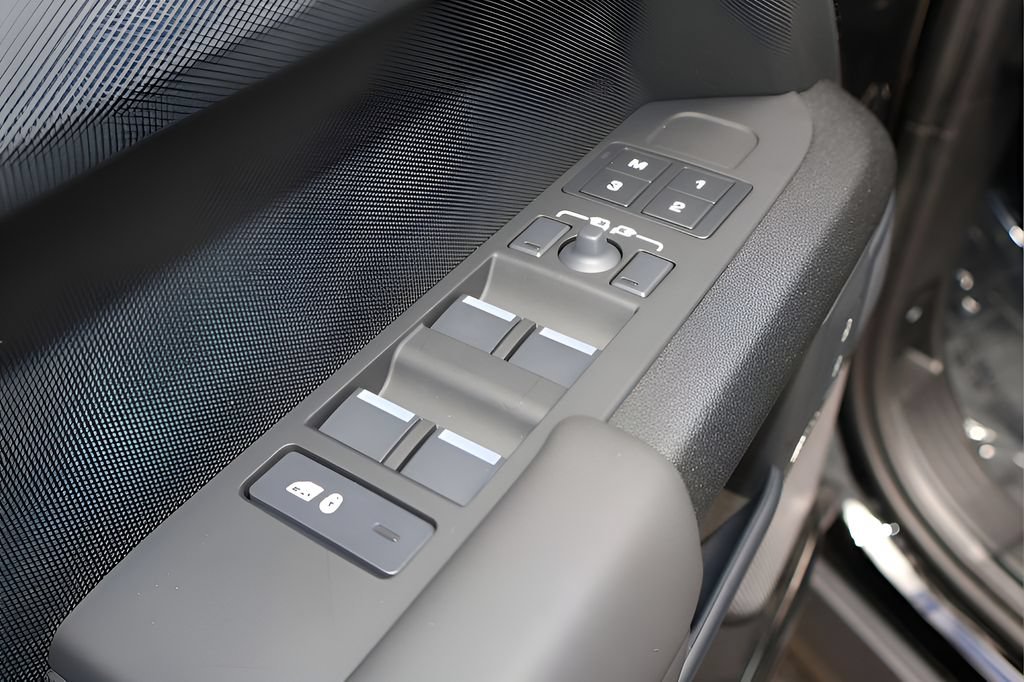 New 2026 Land Rover Defender 110 OCTA AWD/4WD image 10