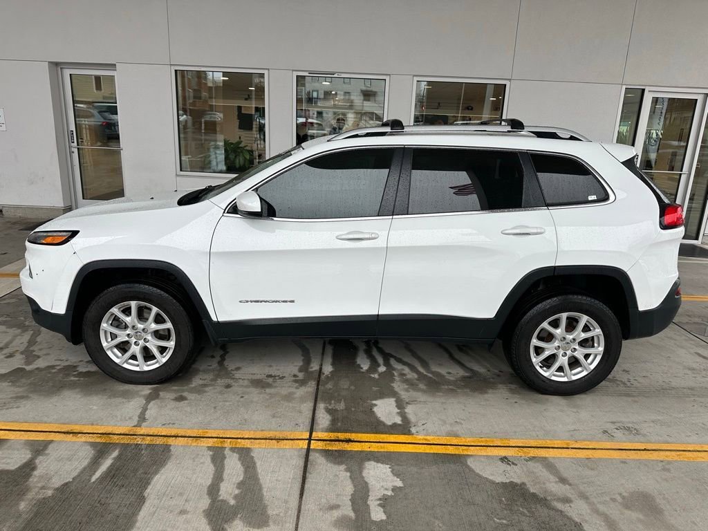Used 2017 Jeep Cherokee Latitude w/ Safety/Convenience Group image 4