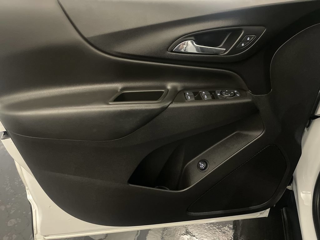 Used 2024 Chevrolet Equinox LT FWD image 14