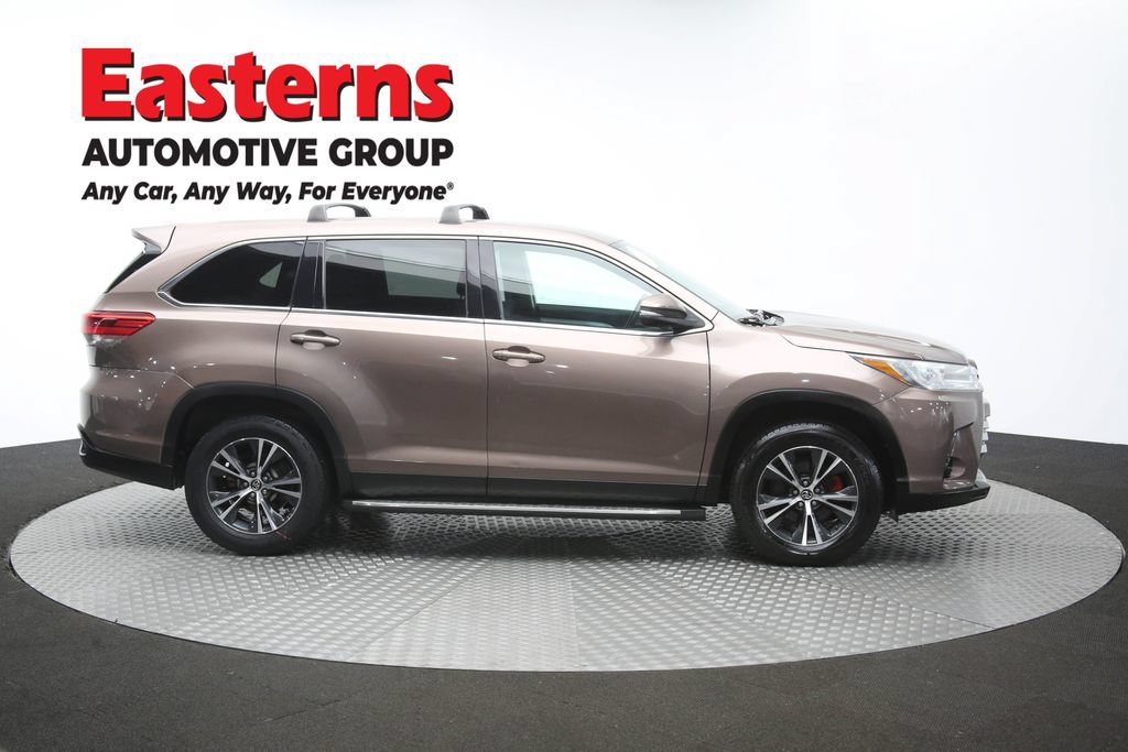 Used 2019 Toyota Highlander LE FWD image 44