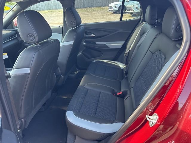 Used 2025 Buick Envista Preferred w/ Advanced Safety Package image 15