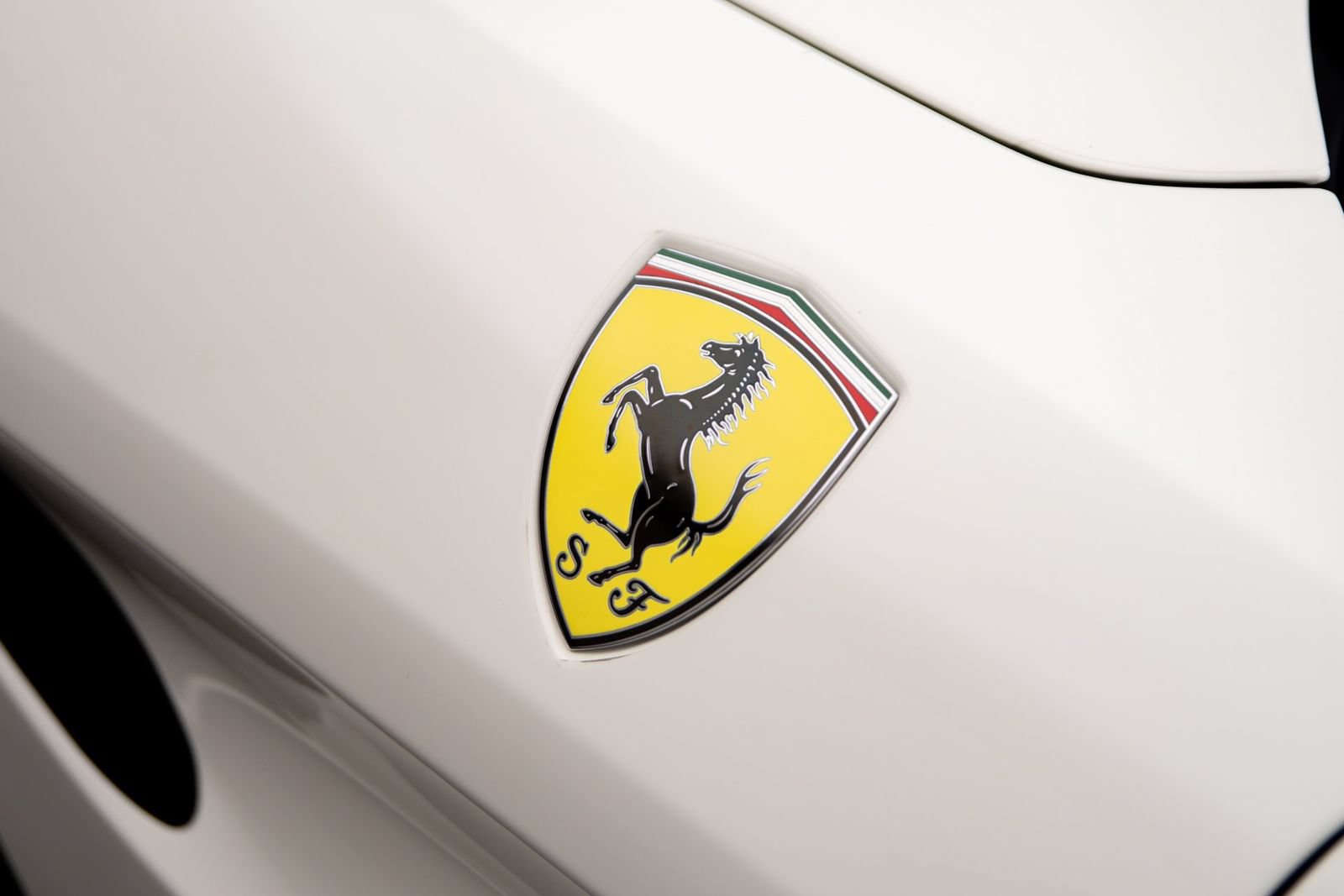 Used 2016 Ferrari California T RWD image 30