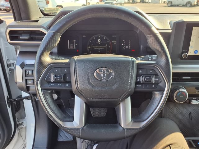 Used 2025 Toyota 4Runner SR5 AWD/4WD image 36