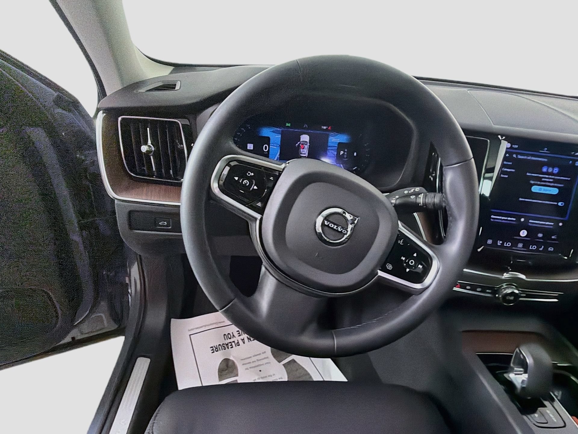 Certified 2023 Volvo XC60 B5 Plus w/ Protection Package Premier FWD image 11