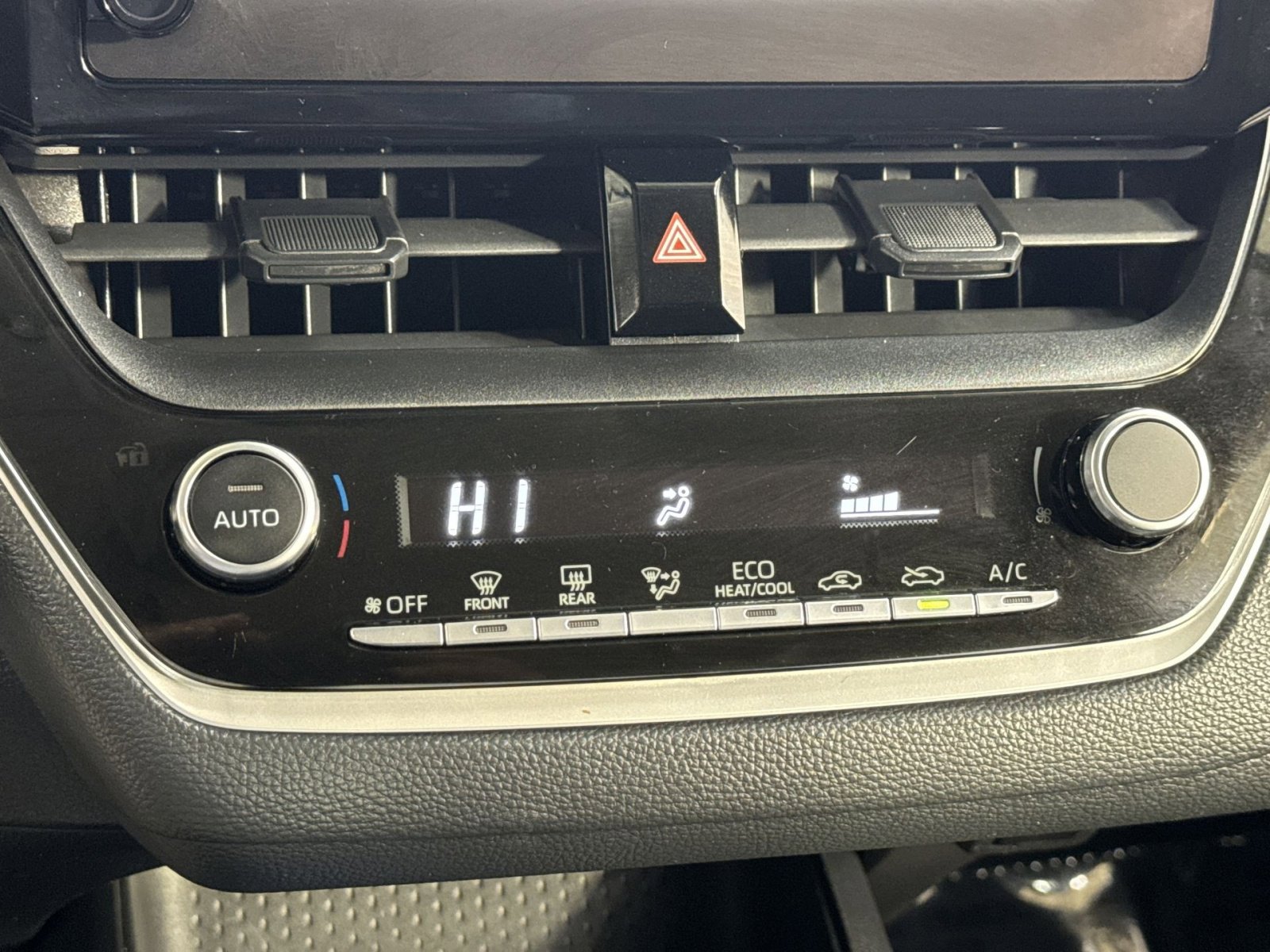 Used 2023 Toyota Corolla LE image 25