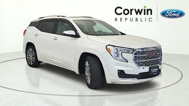 Used 2022 GMC Terrain Denali w/ Denali Premium Package AWD/4WD image 8