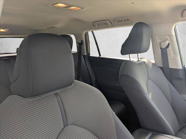 Used 2025 Toyota Highlander LE AWD/4WD image 18