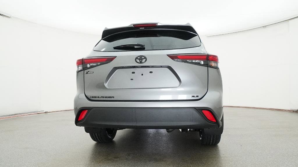 New 2025 Toyota Highlander XLE image 26