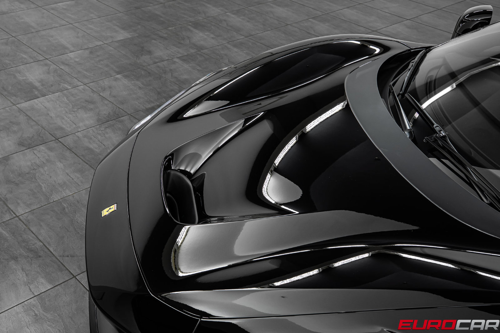 Used 2022 Ferrari F8 Tributo RWD image 9