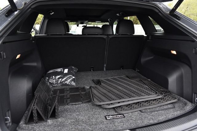 Certified 2023 Volkswagen Atlas Cross Sport SEL R-Line AWD/4WD image 25