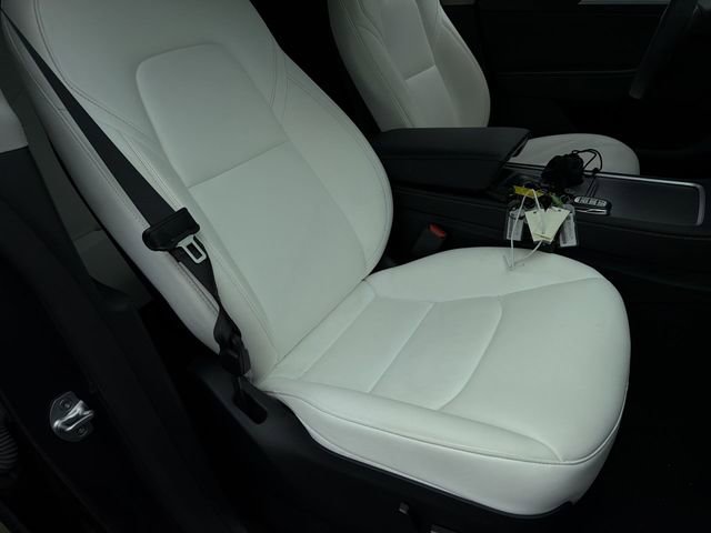 Used 2024 Tesla Model Y Long Range AWD/4WD image 32