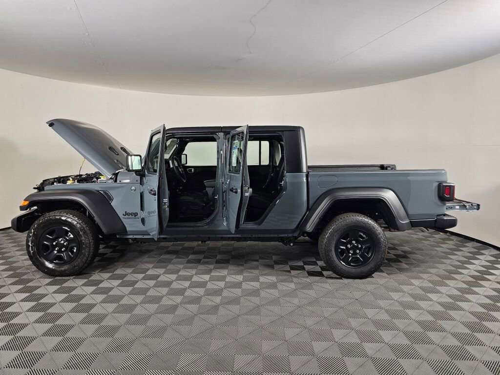 New 2025 Jeep Gladiator Sport image 15
