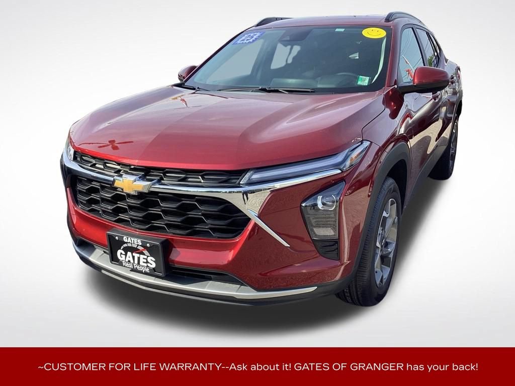 Used 2025 Chevrolet Trax LT w/ LT Convenience Package FWD image 5