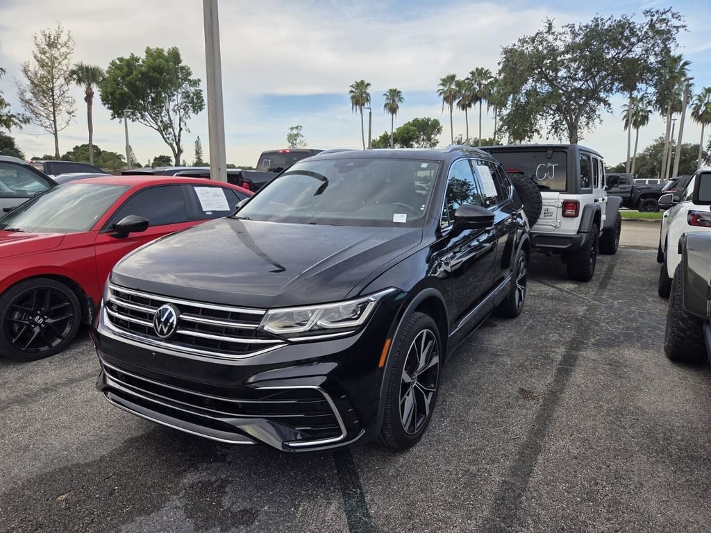 Used 2022 Volkswagen Tiguan SEL R-Line AWD/4WD image 3