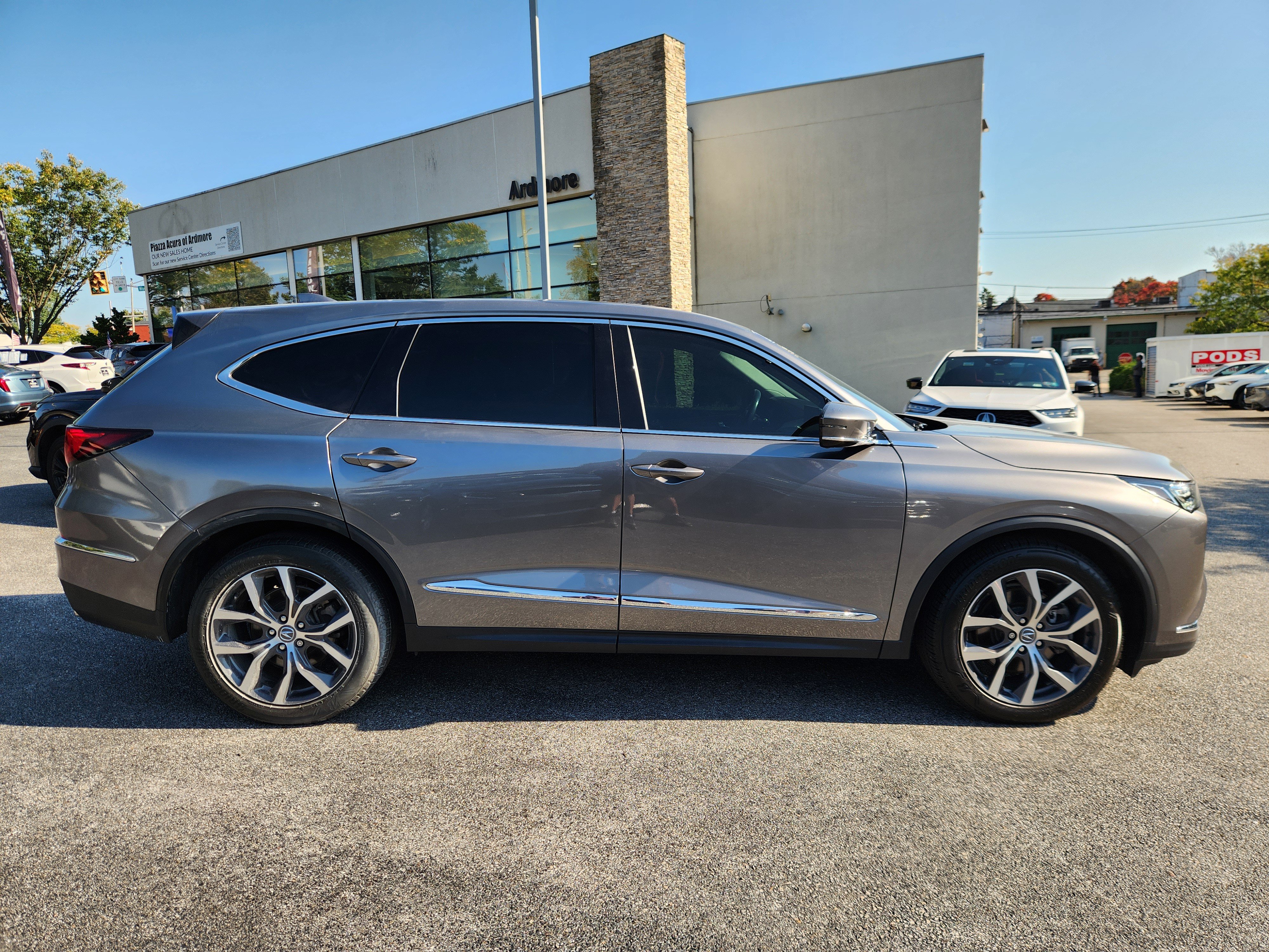 Certified 2024 Acura MDX w/ Technology Package AWD/4WD image 6
