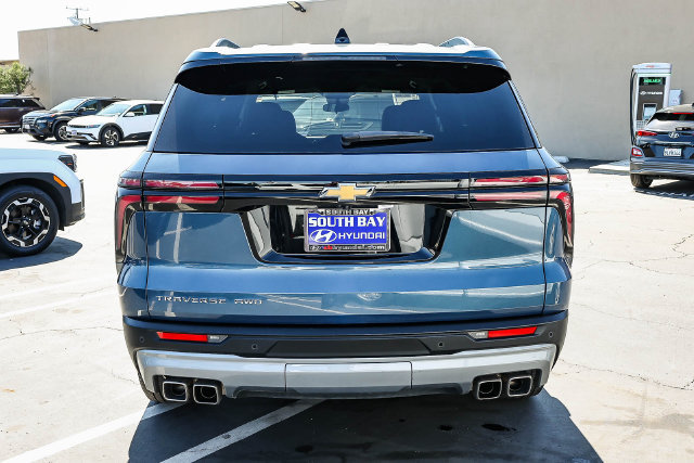 Used 2025 Chevrolet Traverse LT AWD/4WD image 5