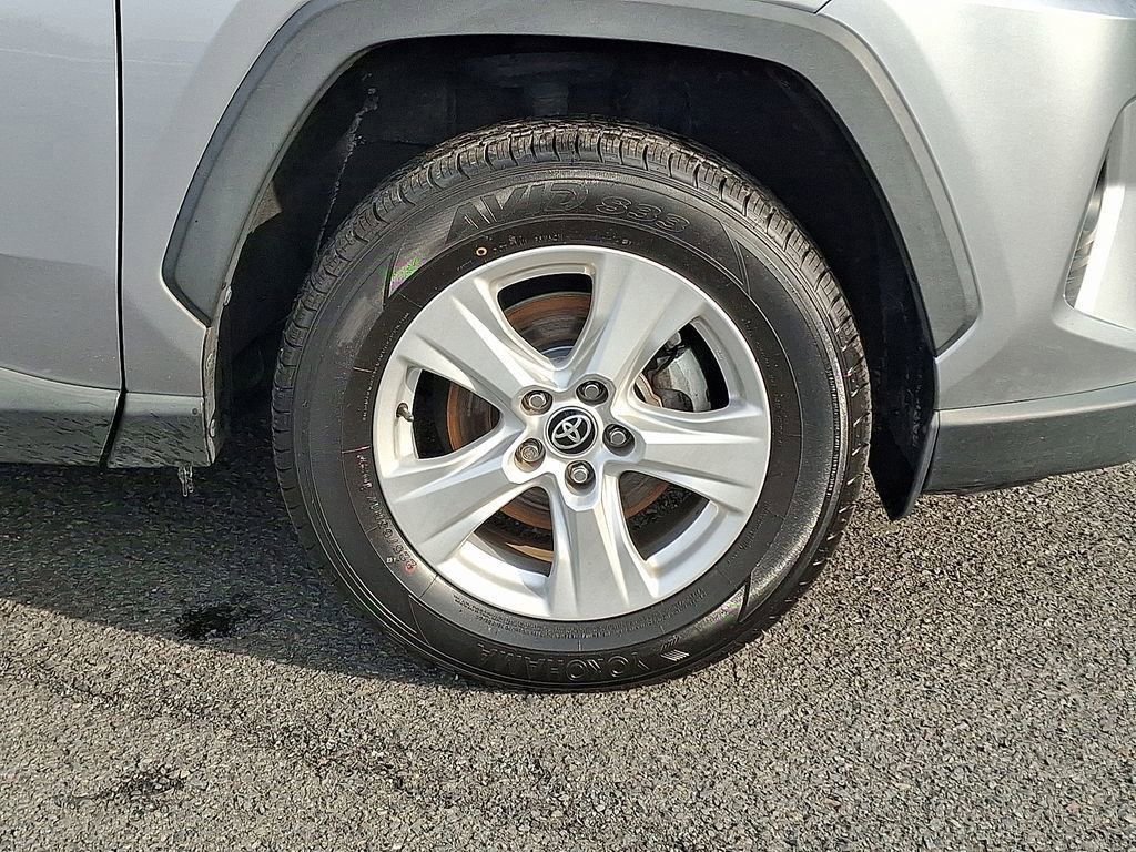 Used 2021 Toyota RAV4 XLE w/ Convenience Package AWD/4WD image 11