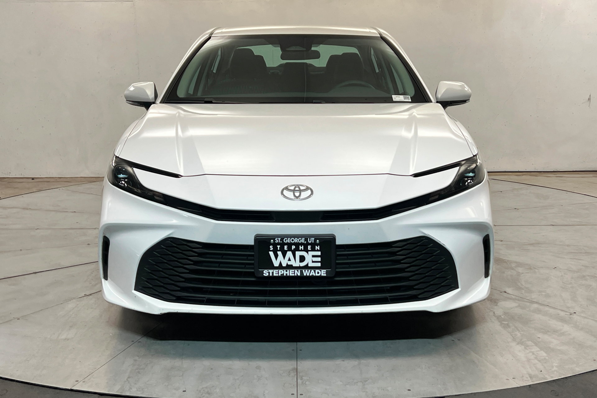 Used 2025 Toyota Camry LE FWD image 9