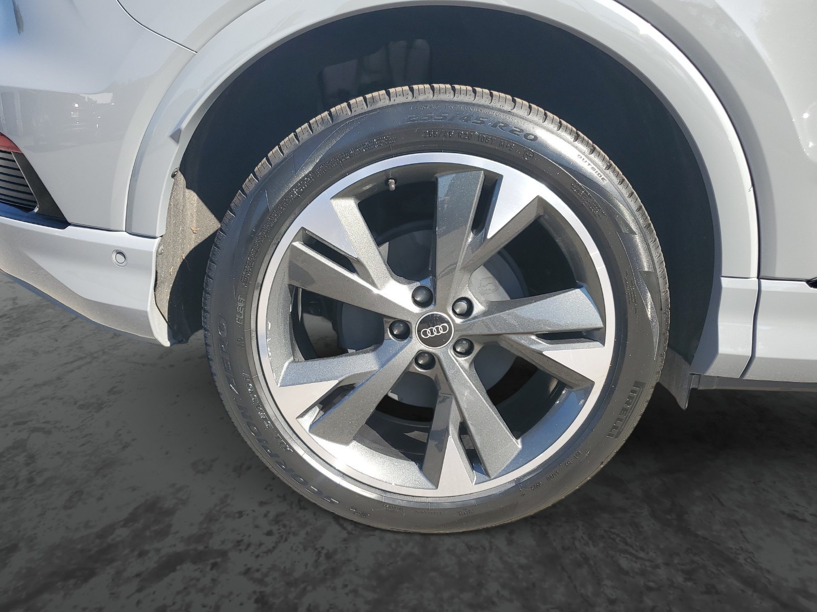 Used 2024 Audi Q4 e-tron Premium Plus AWD/4WD image 5