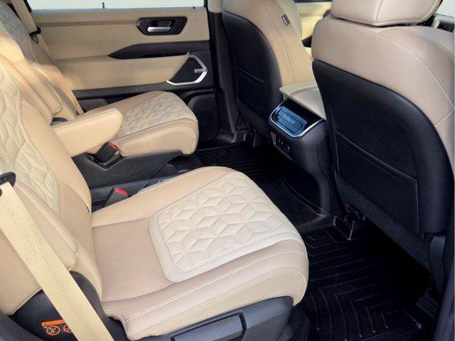 Used 2025 Nissan Armada Platinum Reserve RWD image 19