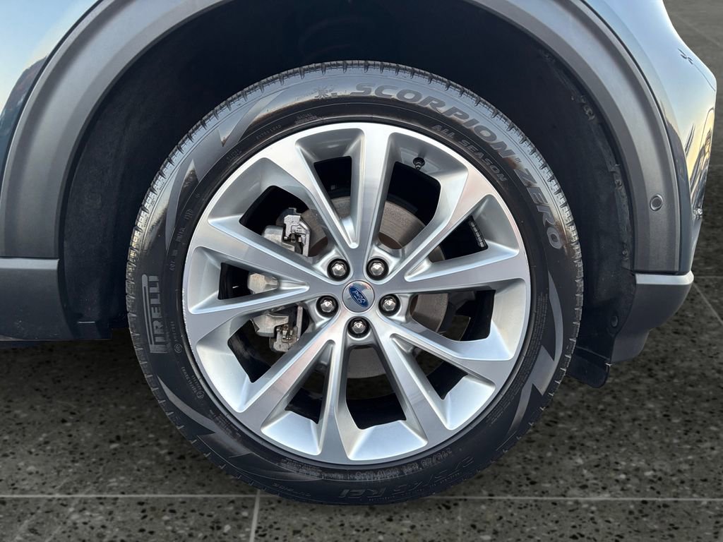 Used 2022 Ford Explorer Platinum w/ Equipment Group 601A image 9