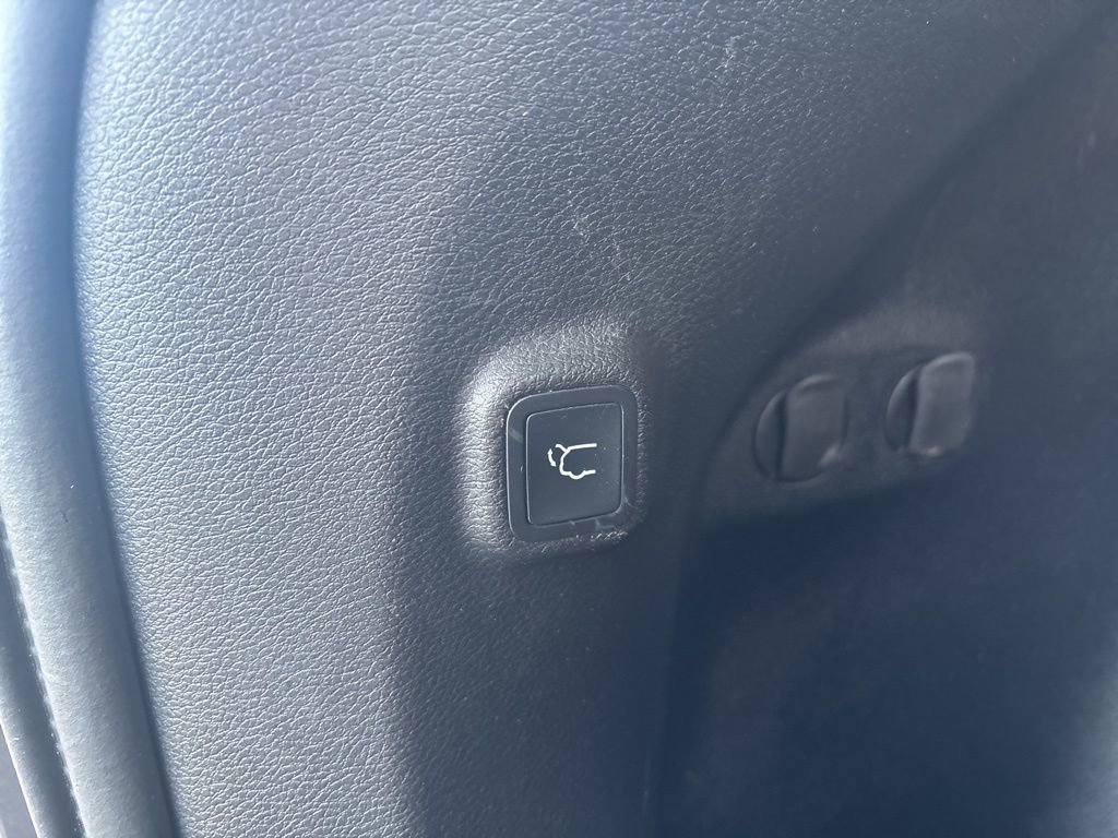 Used 2022 Jeep Cherokee Limited w/ Sun & Sound Group image 13