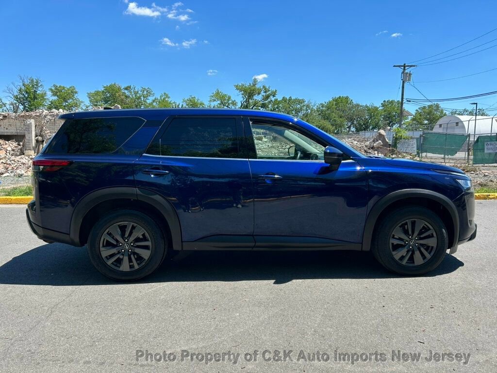 Used 2022 Nissan Pathfinder S AWD/4WD image 8
